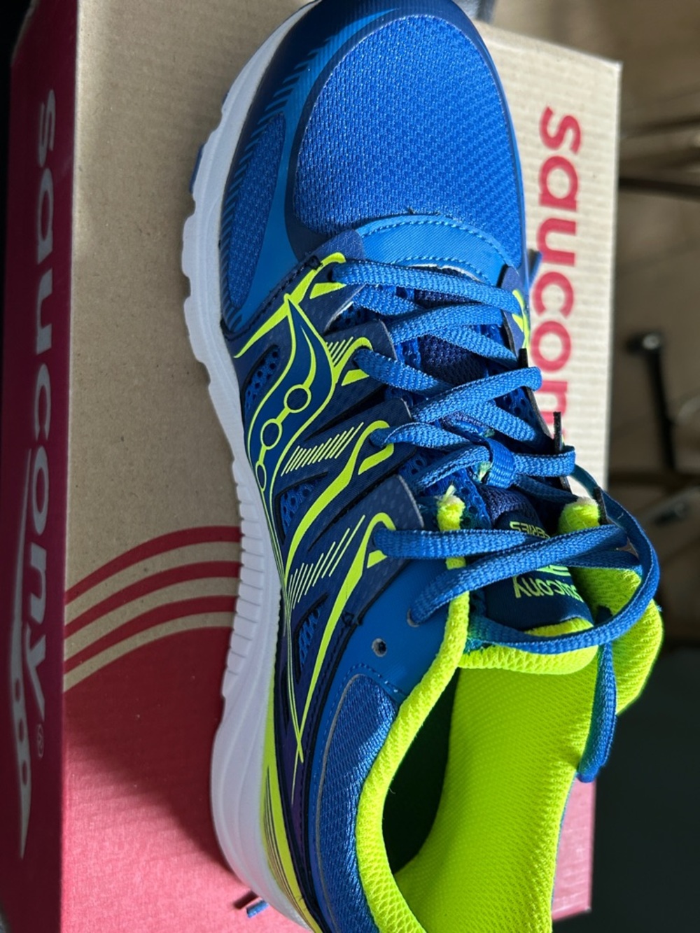 Saucony Kids Blue & Neon Green Athletic Sneaker. NWT. Size 6.5/38.5 Euro.